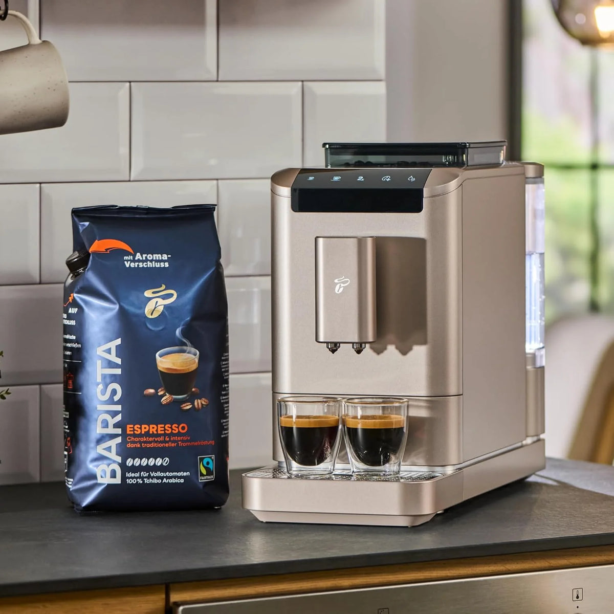 Tchibo Kaffeevollautomat Esperto2 Caffè mit 2-Tassen-Funktion für Caffè Crema und Espresso, Granite Black - INKLUSIVE Kaffeeprobierset GRATIS
