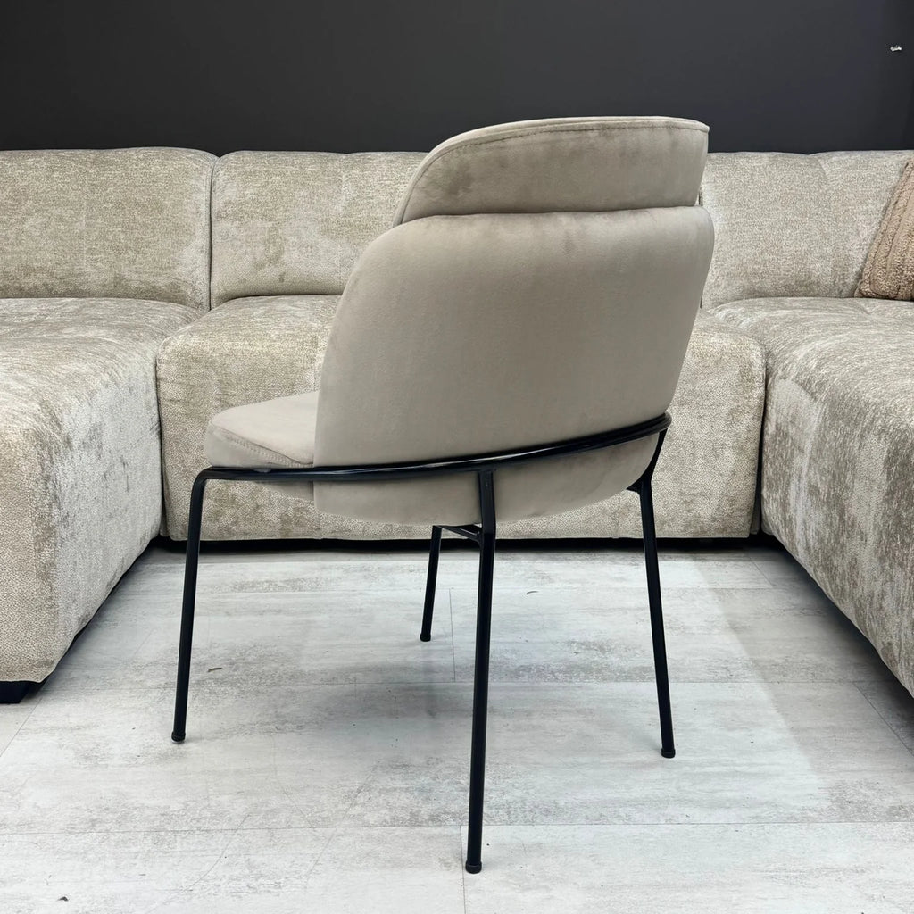 Chaise Velours Beige Design Elance – Pieds Metal Noir, 52x47x85 cm