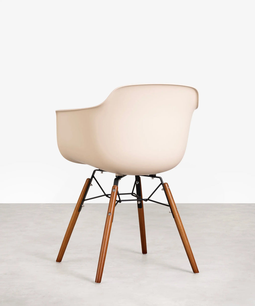 Silla de Polipropileno y Madera Elon Arms