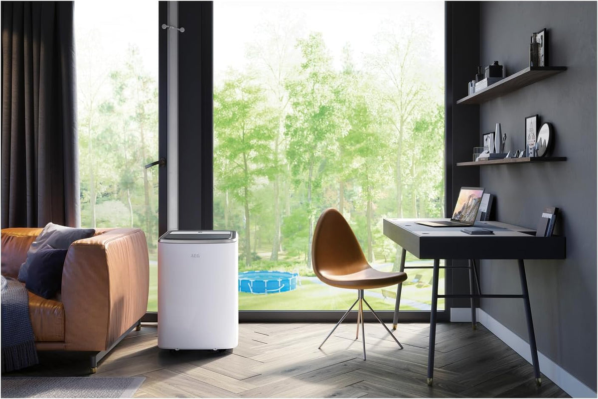 AEG Chillflex Pro AXP26U338CW mobile Klimaanlage / LED Display / Touch-Buttons / Fernbedienung / 30-40 m² / Kühlfunktion / Ventilator / Entfeuchtungsfunktion / Automatik / weiß/silber/schwarz