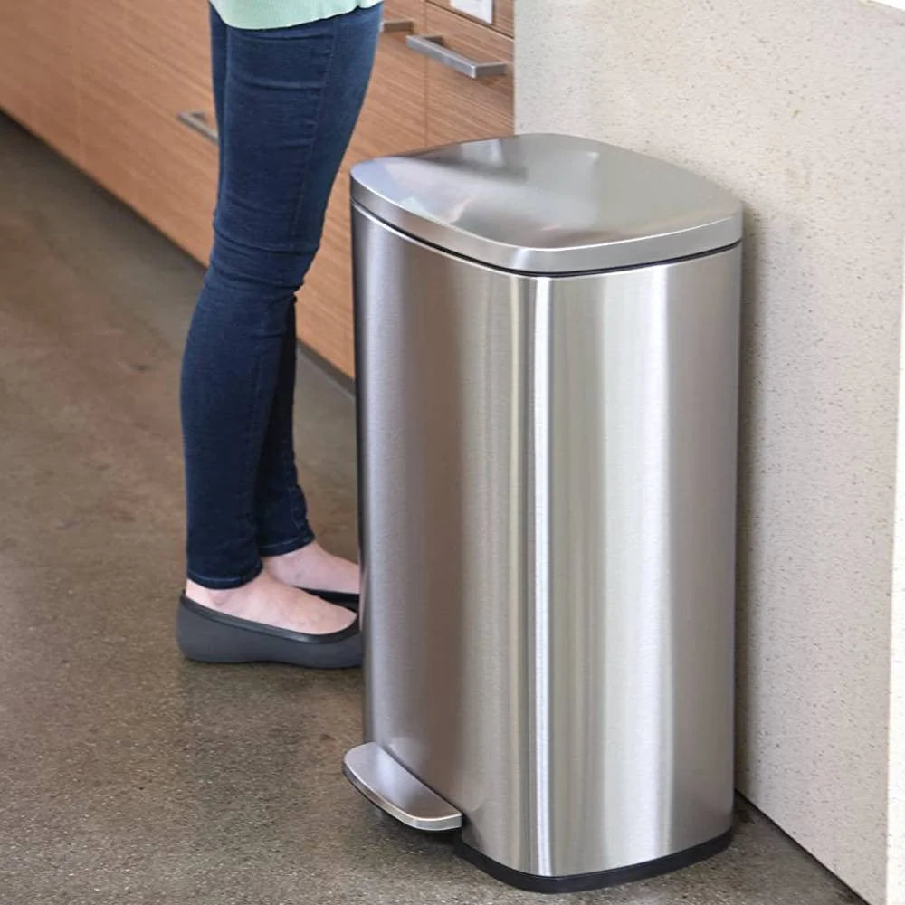 iTouchless SoftStep Bote de Basura de Cocina con Pedal de Acero Inoxidable de 13.2 galones