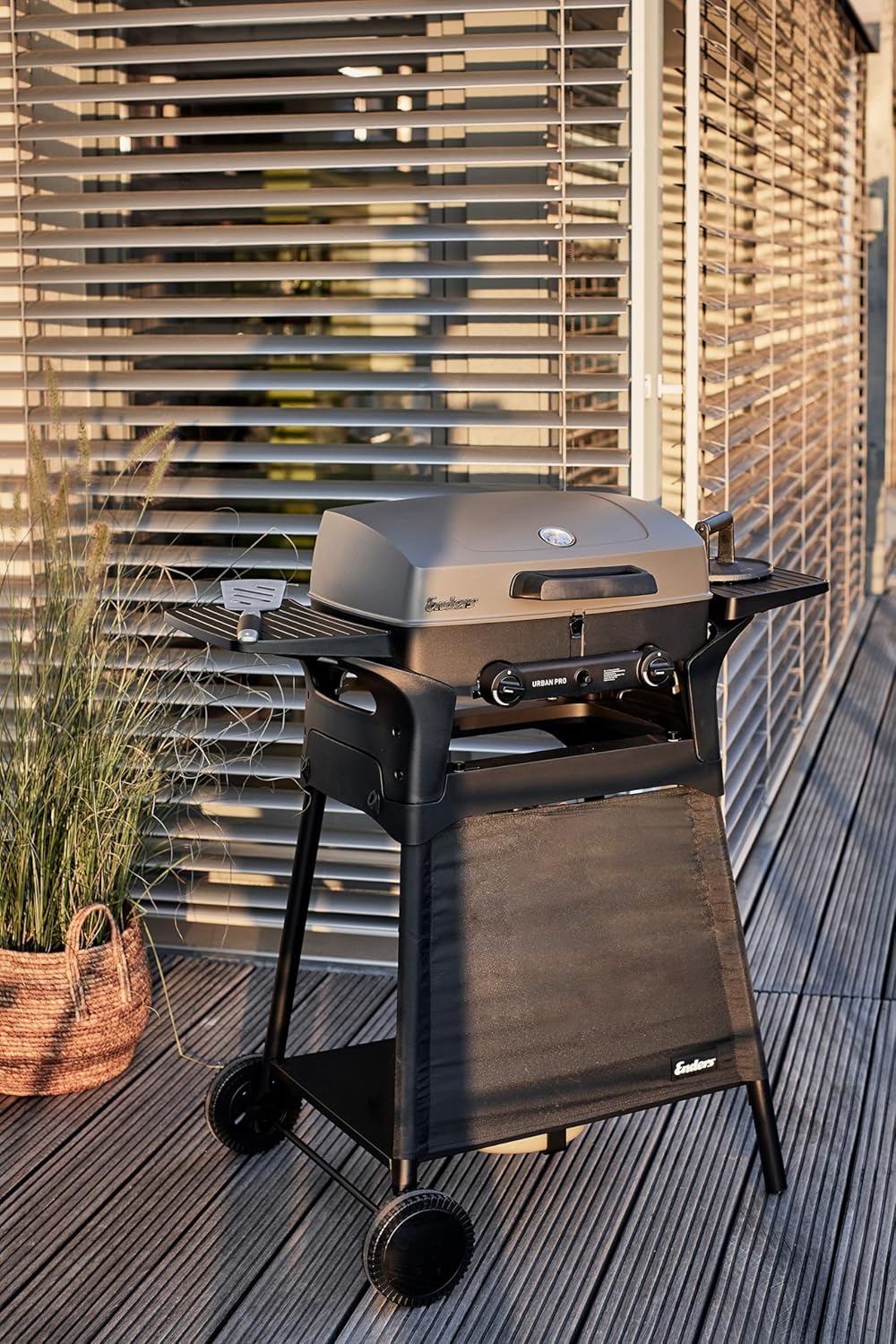 EndersGasgrill Urban II Pro, Tischgrill, Grillen-, Kochen- und Backen Funktion, 2 Brenner Edelstahl, mit Grill-Thermometer, Balkon-, Camping-Grill, Aluguss-Gehäuse, Gusseisen-Rost, #2062