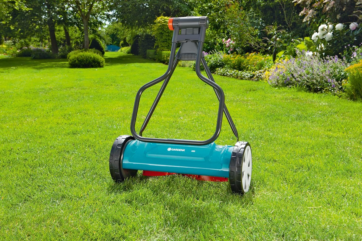 Gardena Classic Spindelmher 400: Handrasenmher mit 40cm Arbeitsbreite für bis zu 200 m Rasenflche, Messerwalze aus Qualittsstahl, berührungslose Schneidetechnik, geruscharm und przise (4018-20)