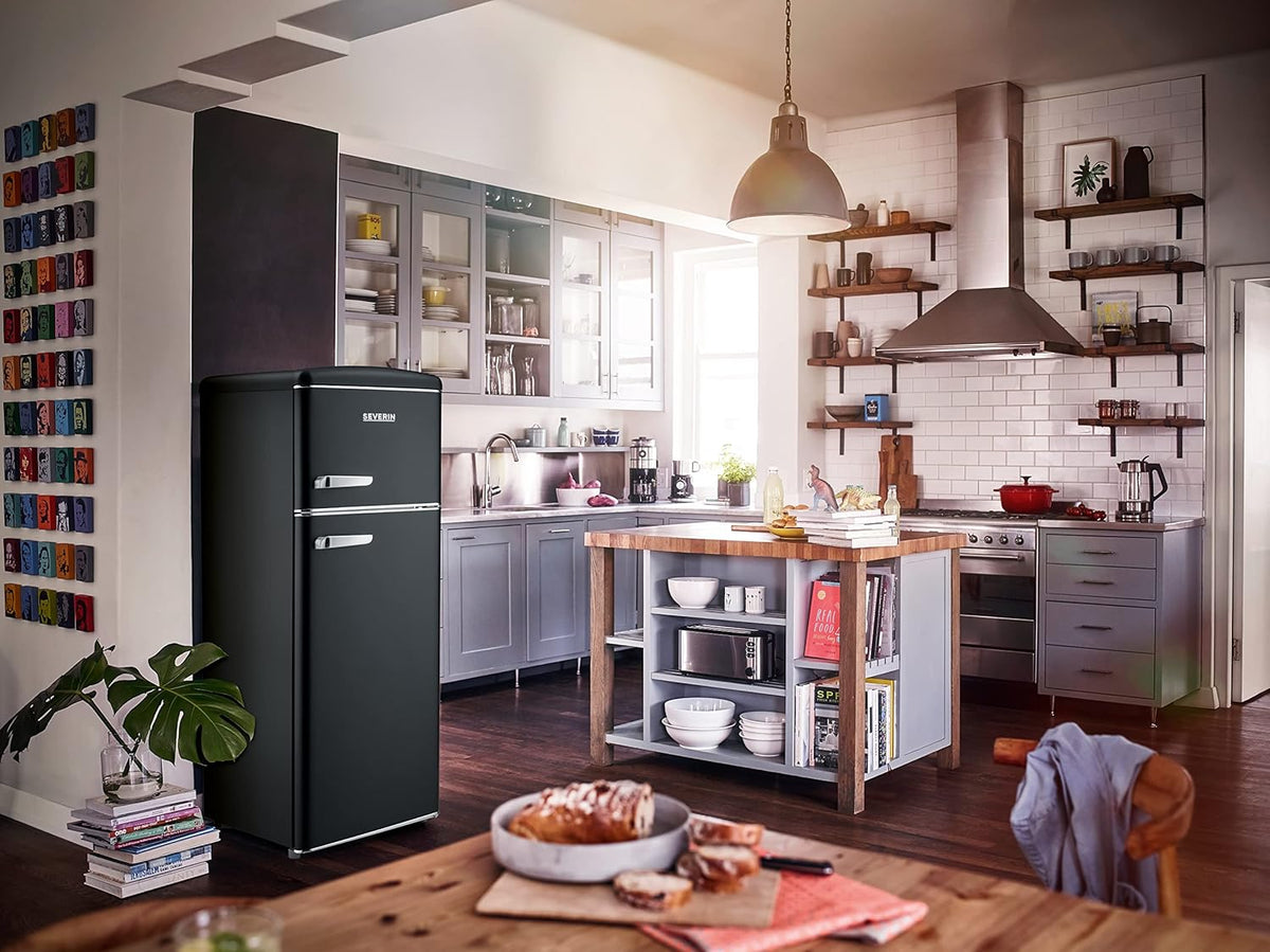 SEVERIN Retro - Kühl-/ Gefrierkombination, platzsparendes Raumwunder, 4 x höhenverstellbare Abstellflächen und eine große Veggiebox, 206 L Nutzinhalt, creme, RKG 8933
