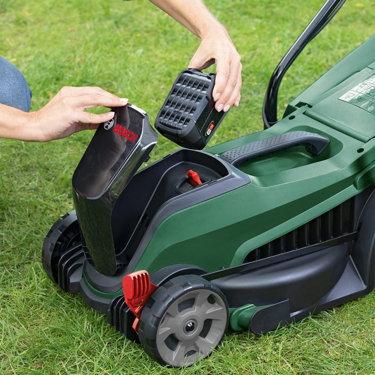 Bosch Akku-Rasenmher CityMower 18V-32-300 (18 Volt, 1x Akku 4,0 Ah, Schnittbreite: 32 cm, Rasenflchen bis 300 m, im Karton)