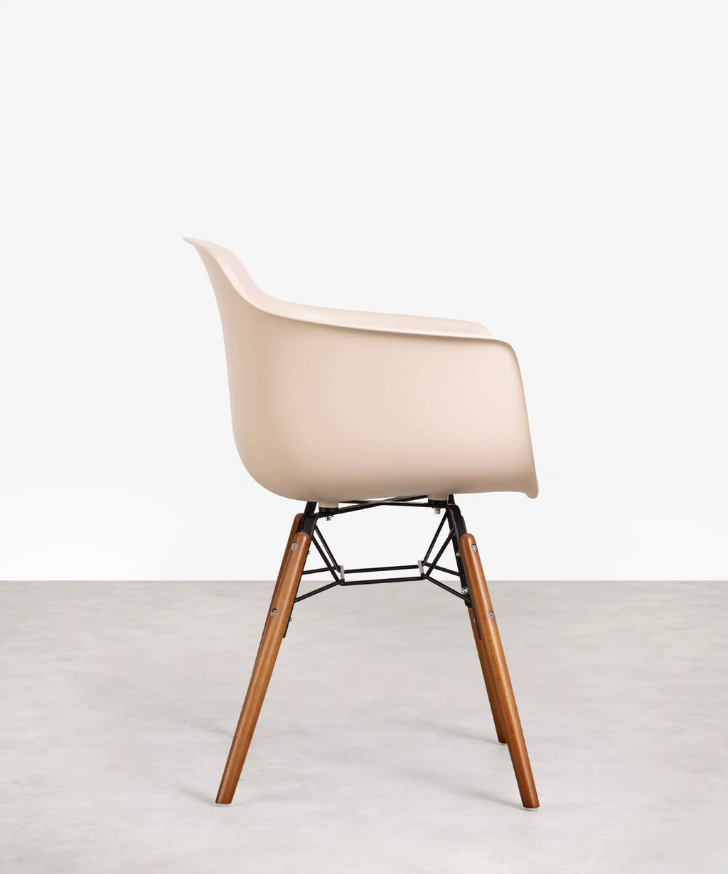 Silla de Polipropileno y Madera Elon Arms