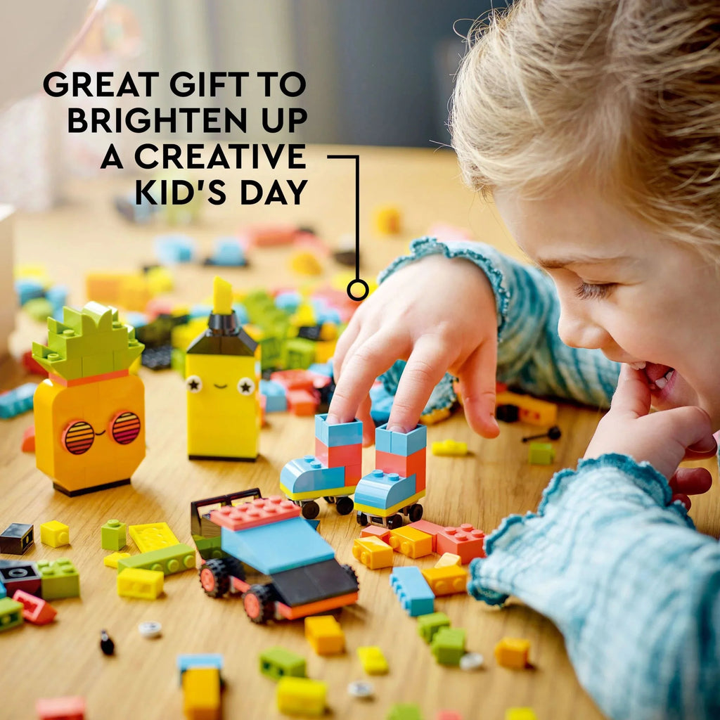 LEGO Classic Caja de Bloques Creativa con Colores Neón Divertidos 11027, Juguete de Construcción para Crear un Coche, Piña, Alienígena, Patines y Más Ideas para Niños, Niñas de 5 Años en Adelante