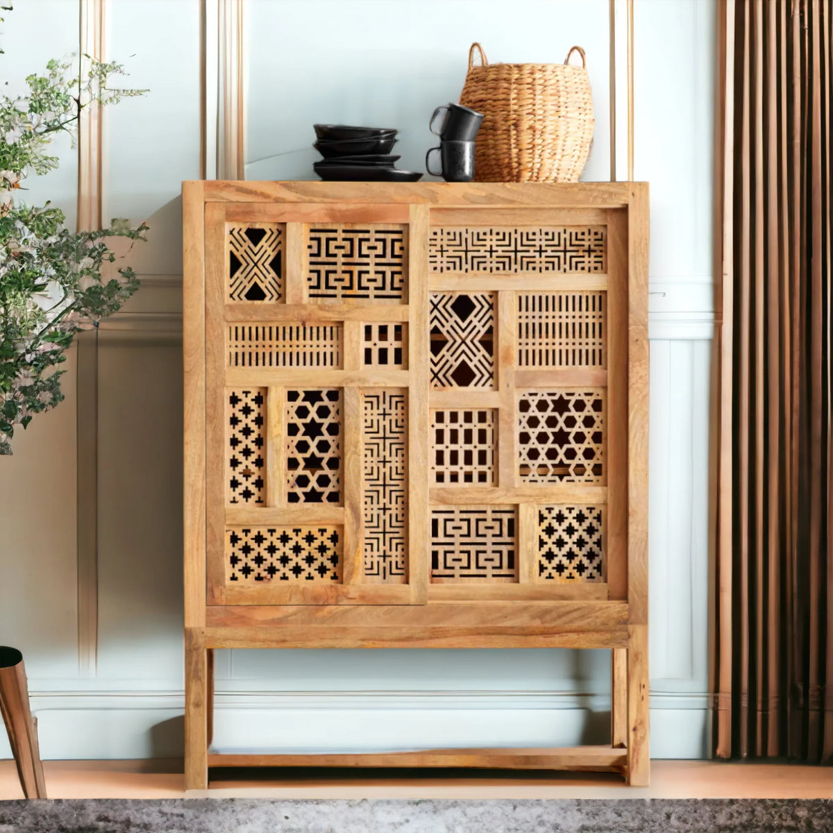 Nismaaya Naarah Cabinet