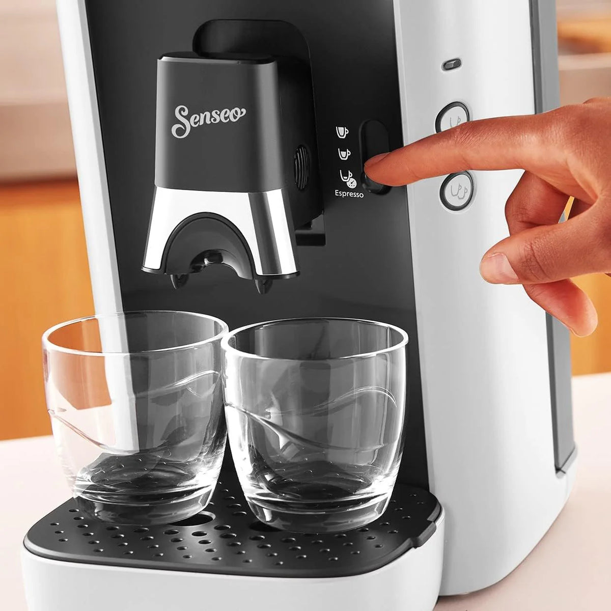 Philips Senseo Maestro Kaffeepadmaschine mit Kaffeestrkewahl und Memo-Funktion, 1,2 Liter Wasserbehlter, Grünes Produkt, Farbe: Rot (CSA260/90)