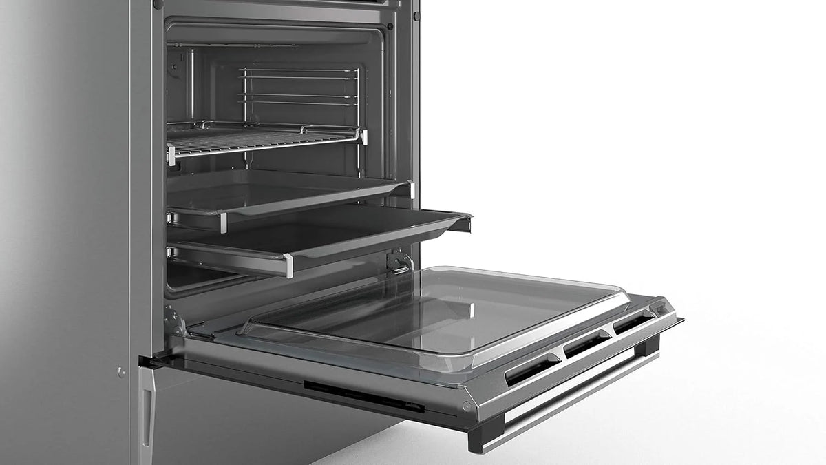 Bosch HKR39C250 Serie 4 Elektro-Standherd, 60 cm breit, EcoClean Direct Reinigungshilfe, 3D Heißluft Backen auf 3 Ebenen, LED-Display-Steuerung, erweiterbare Kochzone für großes Kochgeschirr