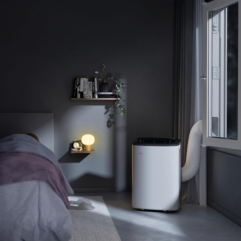 AEG Chillflex Pro AXP26U338CW mobile Klimaanlage / LED Display / Touch-Buttons / Fernbedienung / 30-40 m² / Kühlfunktion / Ventilator / Entfeuchtungsfunktion / Automatik / weiß/silber/schwarz