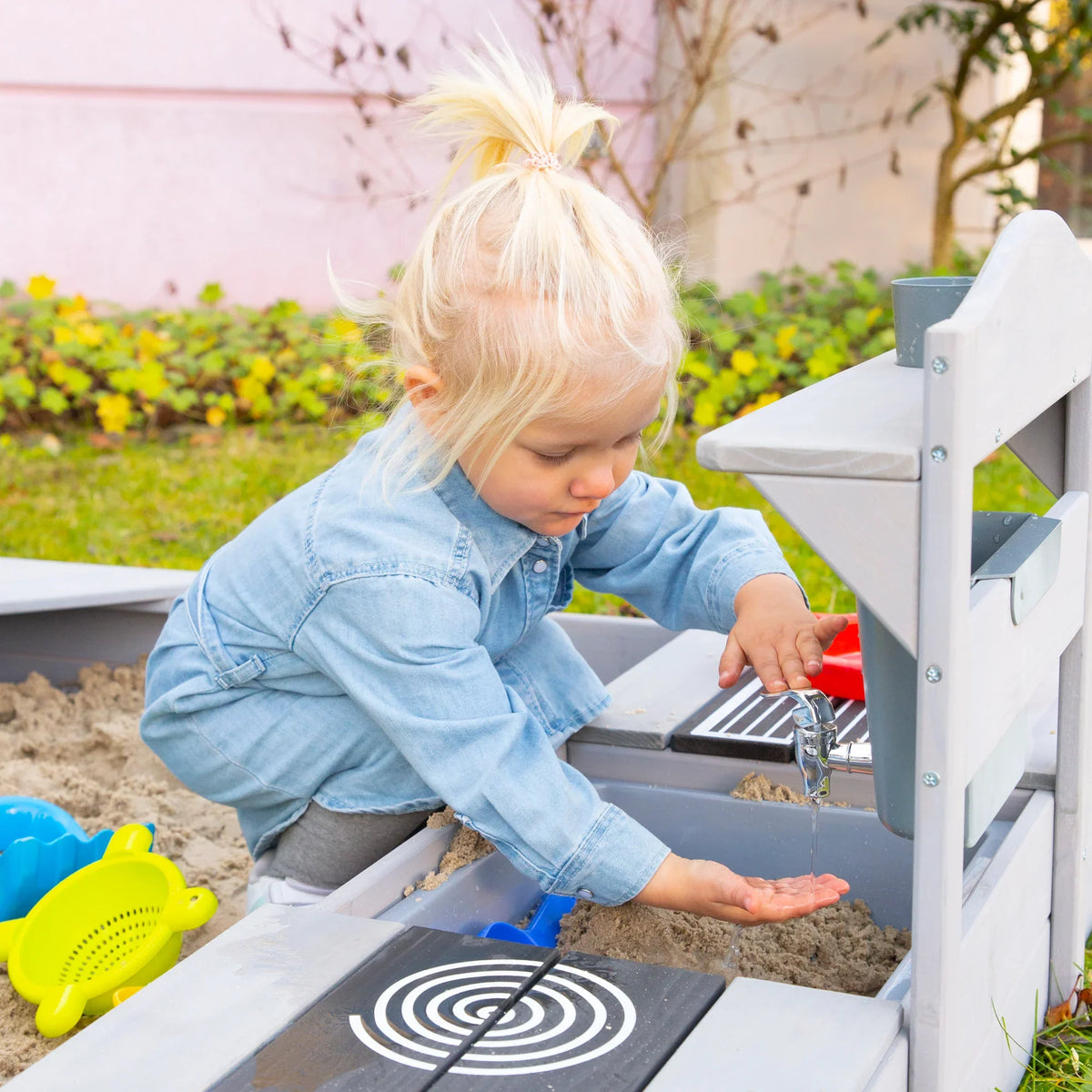 Cocina móvil de juego y barro con BBQ para niños - Madera certificada FSC - Acabado en gris grabado